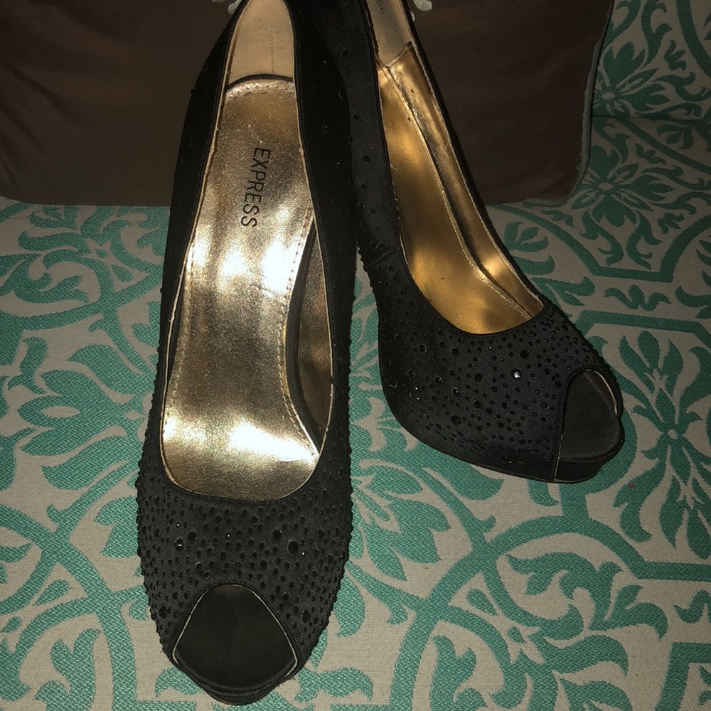 Express Black Satin peep toe pumps sz 9.5